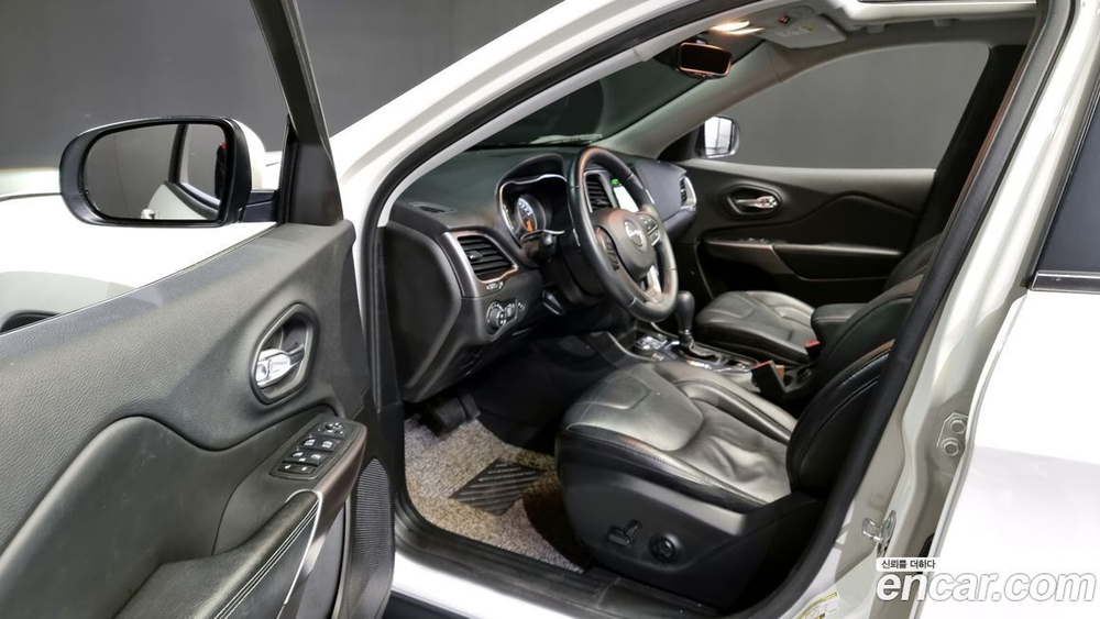 Jeep Cherokee (KL) 2.4 론지튜드 AWD (10.2019)